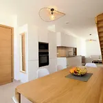 La Lombardi En Champagne, Avec Piscine Privee Et Jacuzzi 펜션