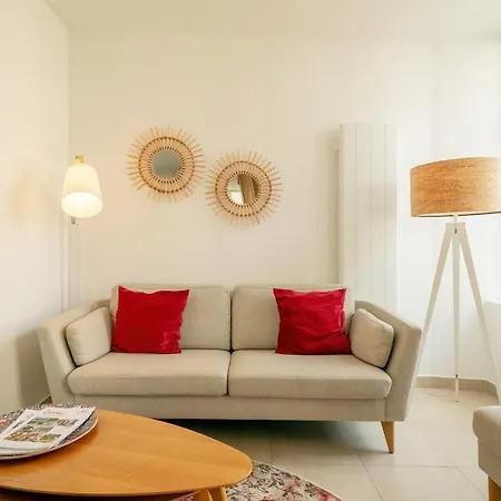 Holiday home La Lombardi En Champagne, Avec Piscine Privee Et Jacuzzi *