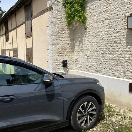 Σπίτι διακοπών La Lombardi En Champagne, Avec Piscine Privee Et Jacuzzi