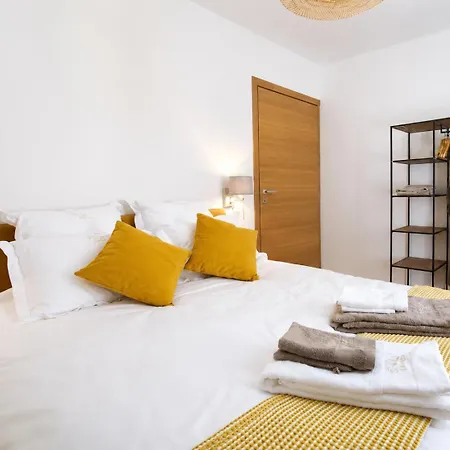 Hébergement de vacances La Lombardi En Champagne, Avec Piscine Privée Et Jacuzzi
